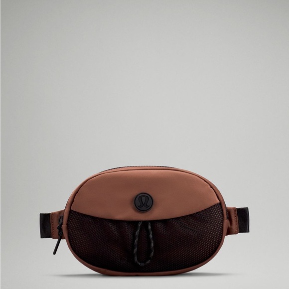 lululemon athletica Handbags - NWT Lululemon Take it on Belt Bag